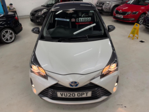 2020 Toyota Yaris 1.5 Vvt-H Y20 Bi-Tone E-CVT Euro 6 (s/s) 5dr in White — image 6