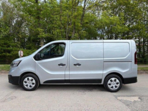 2023 Renault Trafic 2.0 Dci Blue Sl30 Business+ L1 H1 Euro 6 (s/s) 5dr in Grey — image 4
