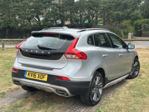 2016 Volvo V40 Cross Country 2.0 Lux Nav D4 in Silver — image 4