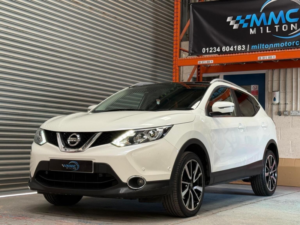 2016 Nissan Qashqai 1.2 Dig-T Tekna 2WD Euro 6 (s/s) 5dr in White — image 2