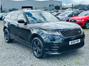 2018 Land Rover Range Rover Velar 2.0 D180 R-Dynamic S in Black — image 4