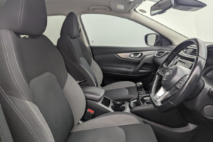 2019 Nissan Qashqai 1.5 Dci N-Connecta SUV 5dr Diesel Manual Euro 6 (s/s) (115 Ps) in Black — image 3