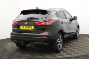 2019 Nissan Qashqai 1.5 Dci N-Connecta SUV 5dr Diesel Manual Euro 6 (s/s) (115 Ps) in Black — image 5