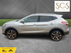 2014 Nissan Qashqai 1.2 Dig-T Tekna in Silver — image 4