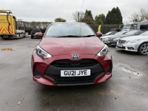 2021 Toyota Yaris 1.5 Vvt-H Icon in Red — image 2