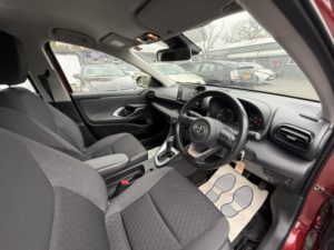 2021 Toyota Yaris 1.5 Vvt-H Icon in Red — image 5