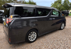 2015 Toyota Vellfire 2.5l Petrol-30 Series-Ulez/caz Pass-Free 48months Gold Warranty & 12months Aa Breakdown Cover. in Grey — image 4