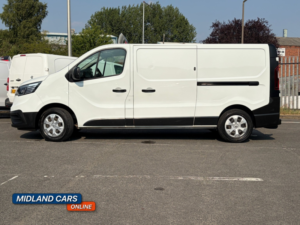 2022 Renault Trafic 2.0 Ll30 Blue Dci 150 Business Panel Van My22 in White — image 6