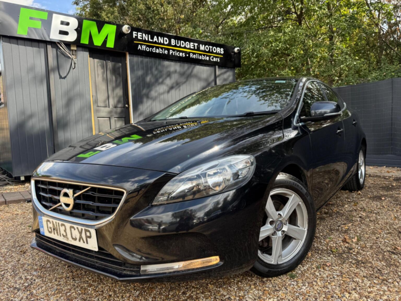 2013 Volvo V40 1.6 D2 Se Euro 5 (s/s) 5dr in Black — image 1