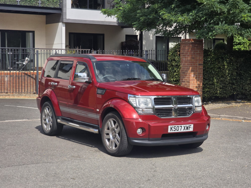 2007 Dodge Nitro 2.8 Crd Sxt SUV 5dr Diesel Automatic (250 G/km, 176 Bhp) in Red — image 1