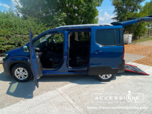 2021 Peugeot Rifter 1.5 Bluehdi Allure in Blue — image 5