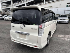 2011 Honda Stepwagon 2.0 Spada Z 5dr 8 Seats in White — image 3