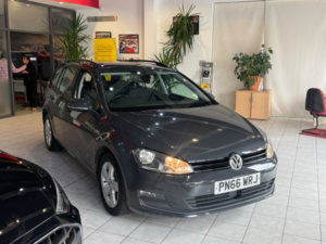 2016 Volkswagen Golf 1.6 Tdi Bluemotion Tech Match Edition in Grey — image 2