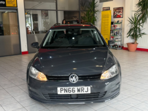 2016 Volkswagen Golf 1.6 Tdi Bluemotion Tech Match Edition in Grey — image 3