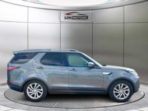 2019 Land Rover Discovery 2.0 Si4 Hse Auto 4WD Euro 6 (s/s) 5dr in Grey — image 5