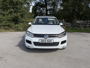 2013 Volkswagen Touareg 3.0 Tdi V6 Bluemotion Tech Se in White — image 2