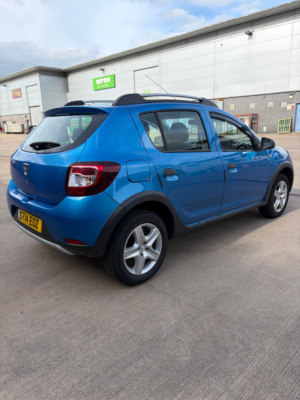 2014 Dacia Sandero Stepway 0.9 Tce Ambiance Hatchback 5dr Petrol Manual Euro 5 (90 Ps) in Blue — image 5