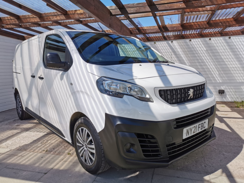 2021 Peugeot Expert 2.0 Bluehdi 1400 Professional in White — image 1