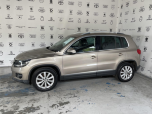 2015 Volkswagen Tiguan 2.0 Tdi Bluemotion Tech Match in Beige — image 2