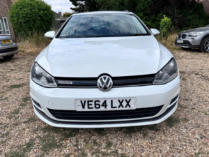 2014 Volkswagen Golf 1.6 Tdi Bluemotion in White — image 5