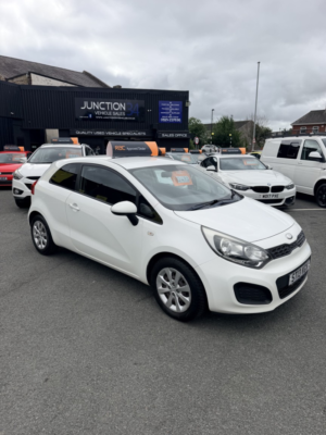 2013 Kia Rio 1.3 1 in White — image 4