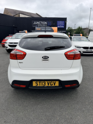 2013 Kia Rio 1.3 1 in White — image 6