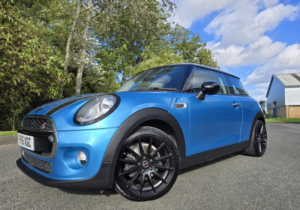2015 MINI Hatch 1.5 Cooper 3-Door Hatch in Blue — image 2