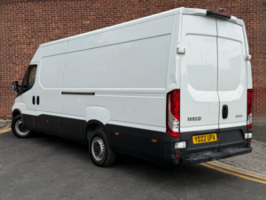 2022 Iveco Daily 2.3d Hpi 14v 35s 4100 Lwb H2 Euro 6 (s/s) 5dr in White — image 5