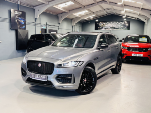 2017 Jaguar F-Pace 2.0 D180 R-Sport in Grey — image 4