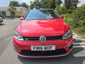 2016 Volkswagen Golf 2.0 Tdi Bluemotion Tech R-Line in Red — image 3
