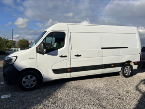2023 Renault Master 2.3 Fwd Lm35 Blue Dci 135 Advance My23 in White — image 4