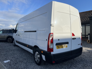 2023 Renault Master 2.3 Fwd Lm35 Blue Dci 135 Advance My23 in White — image 5