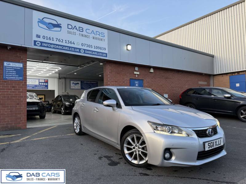 2011 Lexus Ct 1.8 Ct 200h Se-L CVT 5dr in Silver — image 1