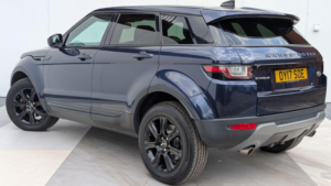 2017 Land Rover Range Rover Evoque 2.0 Td4 Se Tech Auto 4WD Euro 6 (s/s) 5dr in Blue — image 4