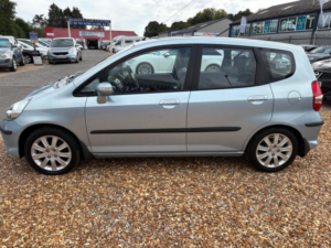 2007 Honda Jazz 1.4 I-Dsi Se CVT-7 5dr in Blue — image 4