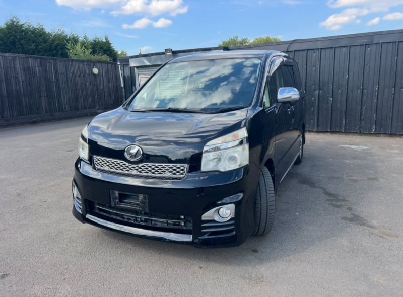 2013 Toyota Voxy 70 Series in Black — image 1