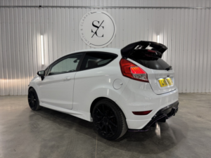 2015 Ford Fiesta 1.6 T Ecoboost St-3 in White — image 4