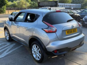 2016 Nissan Juke 1.2 Dig-T N-Connecta Euro 6 (s/s) 5dr in Silver — image 3