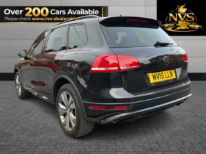 2015 Volkswagen Touareg 3.0 Tdi V6 Bluemotion Tech R-Line in Black — image 5