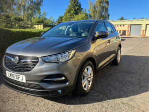 2018 Vauxhall Grandland X 1.6 Turbo D Blueinjection Se SUV 5dr Diesel Auto Euro 6 (s/s) (120 Ps) in Grey — image 3