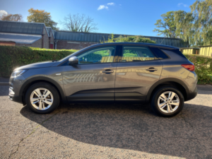 2018 Vauxhall Grandland X 1.6 Turbo D Blueinjection Se SUV 5dr Diesel Auto Euro 6 (s/s) (120 Ps) in Grey — image 4