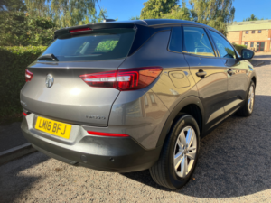 2018 Vauxhall Grandland X 1.6 Turbo D Blueinjection Se SUV 5dr Diesel Auto Euro 6 (s/s) (120 Ps) in Grey — image 6