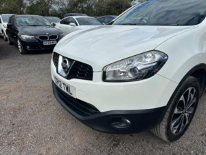 2012 Nissan Qashqai 1.5 Dci N-Tec+ 2WD Euro 5 5dr in White — image 6