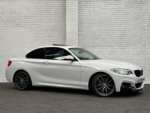 2015 BMW 2 Series 2.0 220i M Sport Auto Euro 6 (s/s) 2dr in White — image 5