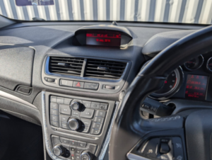 2015 Vauxhall Mokka 1.4 I Turbo Exclusiv in Black — image 3