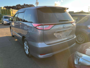 2017 Toyota Estima in Other — image 2