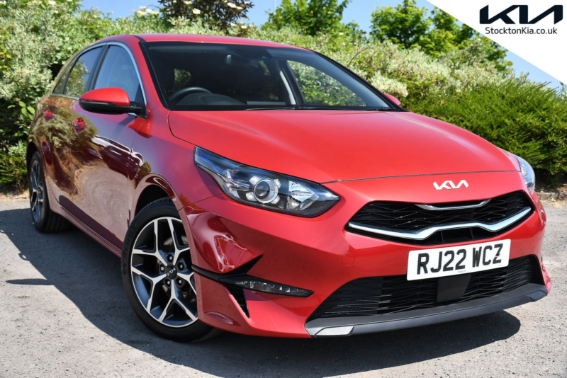 2022 Kia Ceed 1.5 T-Gdi 3 Hatchback 5dr Petrol Manual Euro 6 (s/s) (158 Bhp) in Multicolour — image 1