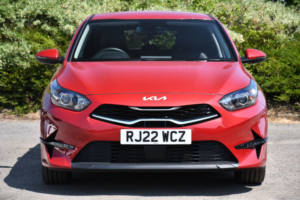 2022 Kia Ceed 1.5 T-Gdi 3 Hatchback 5dr Petrol Manual Euro 6 (s/s) (158 Bhp) in Multicolour — image 2