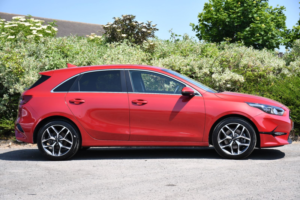 2022 Kia Ceed 1.5 T-Gdi 3 Hatchback 5dr Petrol Manual Euro 6 (s/s) (158 Bhp) in Multicolour — image 3