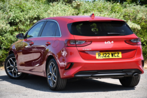 2022 Kia Ceed 1.5 T-Gdi 3 Hatchback 5dr Petrol Manual Euro 6 (s/s) (158 Bhp) in Multicolour — image 5